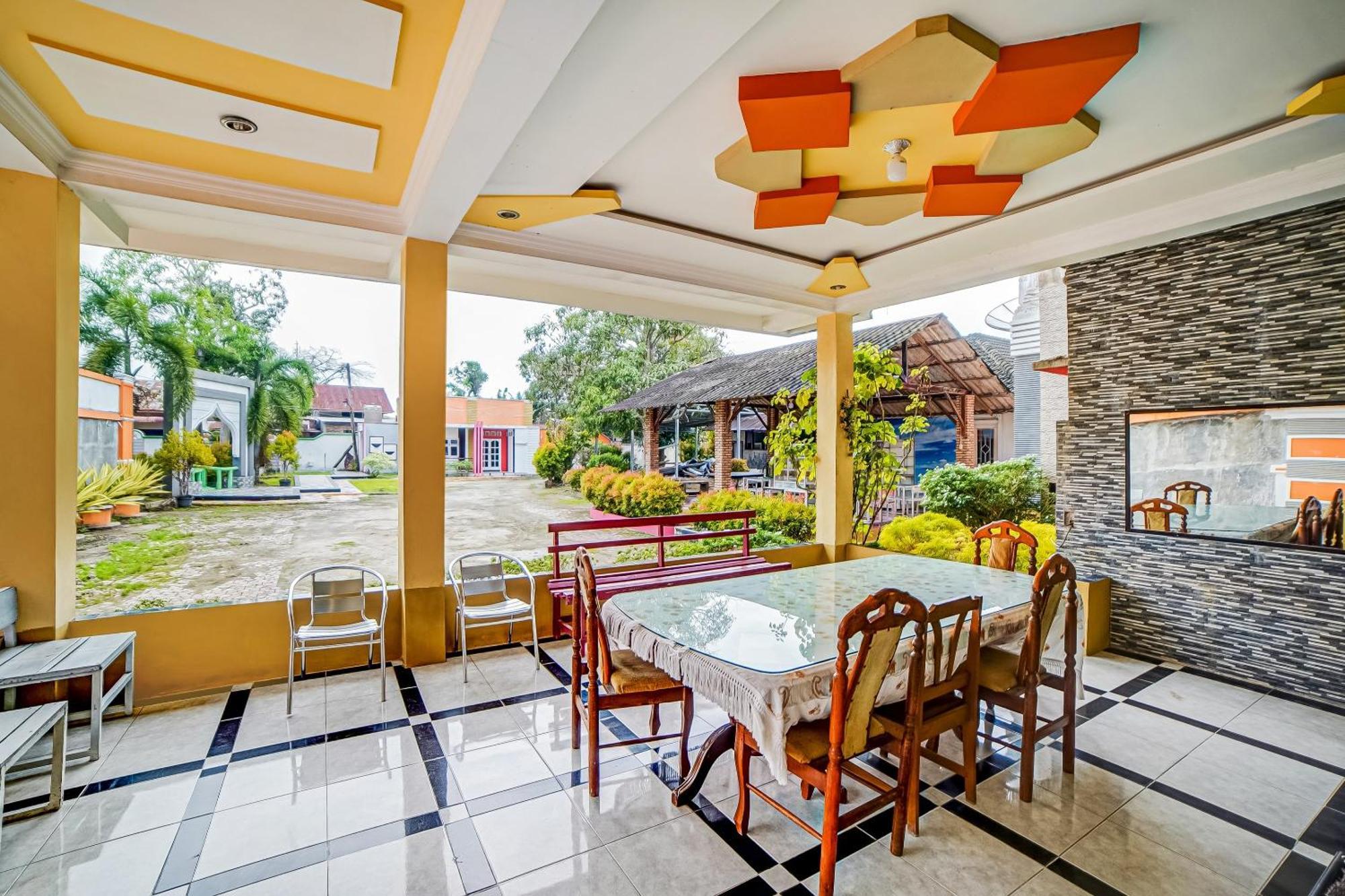 Oyo 90980 Al Karim Syariah Hotel Tanjungbalai Exterior photo